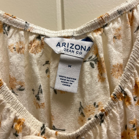 NWT Arizona Jean Co Size Medium Floral Patterned Elastic Crop Top - Picture 3 of 4